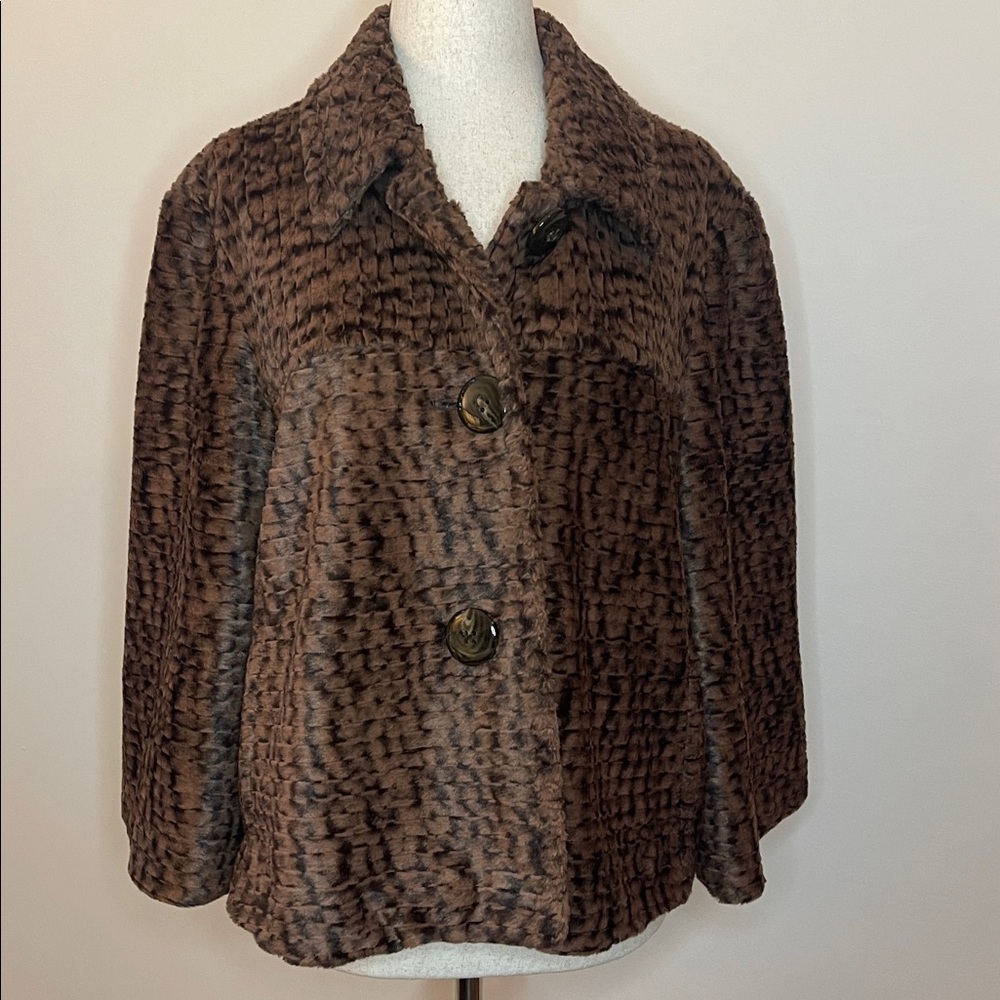 Kelly & Diane Faux Fur Cropped Coat Women’s Size 10 Swing Style Soft Velvety